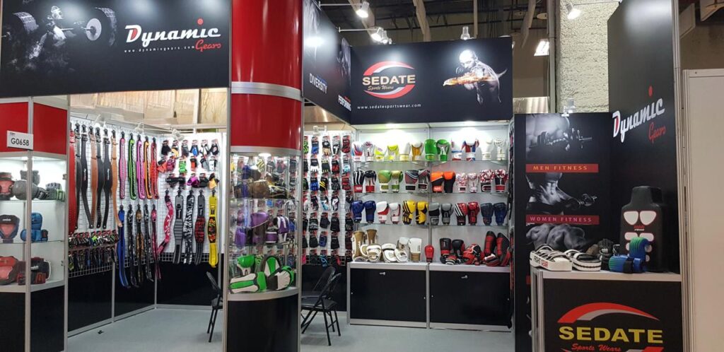 Stitching line producing boxing gloves